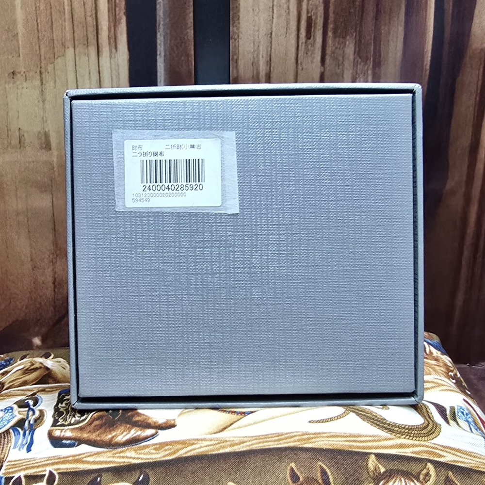 Balenciaga Black and Reflective Logo Wallet - NWT - FULL INCLUSION - Picture 3 of 11